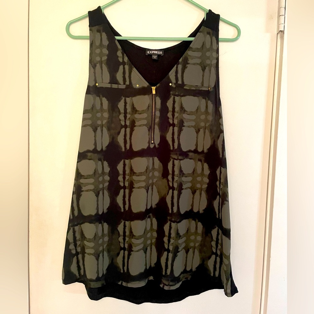 Express fashion tank. Large. Green and black.